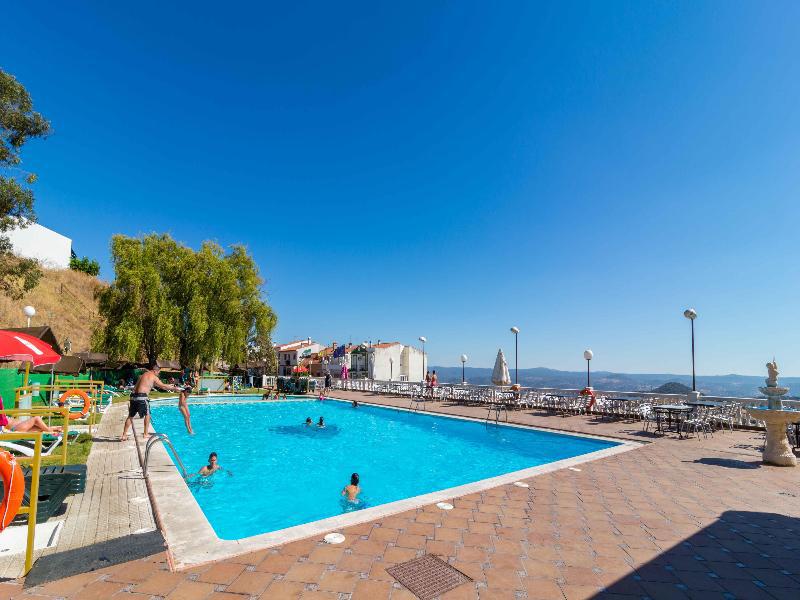 Hotel Los Templarios เฮเรส เด ลอส คาบาลเญรอส ภายนอก รูปภาพ
